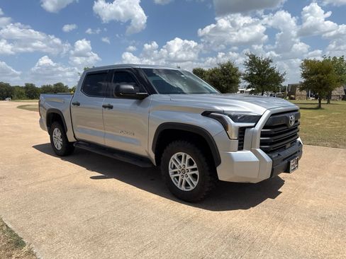 Used 2022 Toyota Tundra SR5 AWD/4WD image 12
