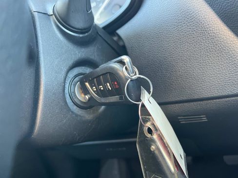 Used 2023 Toyota Corolla LE image 24