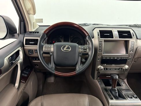 Used 2015 Lexus GX 460 w/ Premium Package AWD/4WD image 34