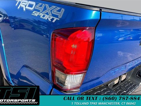 Used 2017 Toyota Tacoma TRD Sport w/ Tow Package (A/T) AWD/4WD image 30