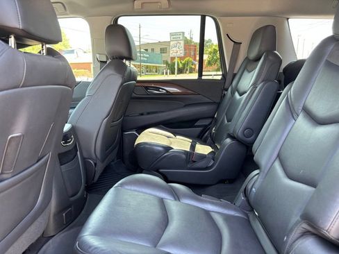Used 2020 Cadillac Escalade 2WD image 20