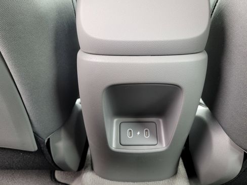 New 2025 Hyundai Elantra SEL image 13