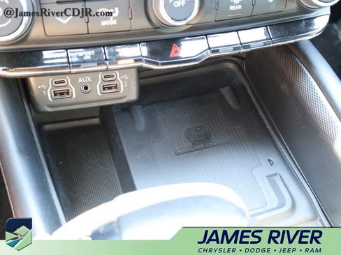 Used 2021 Dodge Durango R/T w/ Blacktop Package AWD/4WD image 39