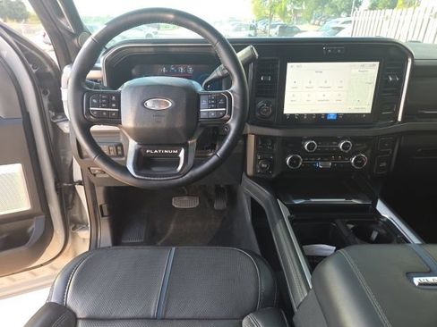 Used 2026 Ford F250 Platinum AWD/4WD image 7