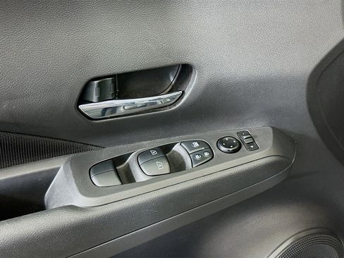 Used 2022 Nissan Kicks SV FWD image 15