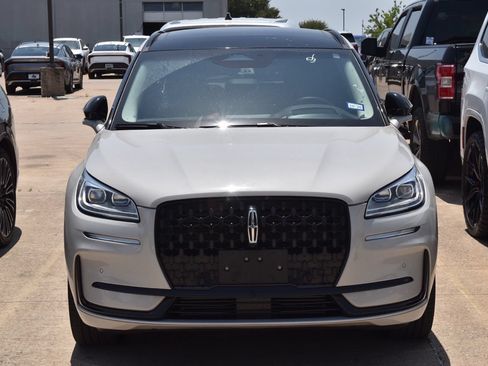Used 2023 Lincoln Corsair Reserve w/ Equipment Group 202A AWD/4WD image 3