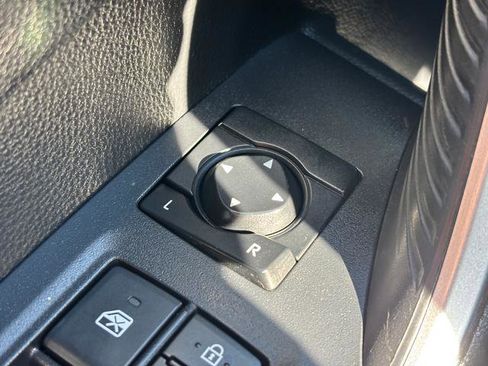 Used 2022 Toyota RAV4 LE image 21