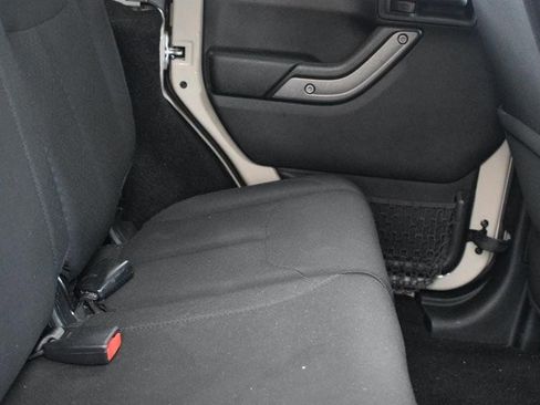 Used 2018 Jeep Wrangler Unlimited Sport S image 29