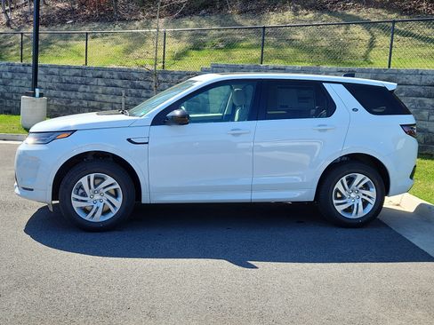 Certified 2025 Land Rover Discovery Sport S image 6