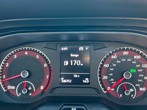 Used 2019 Volkswagen Jetta SE FWD image 25