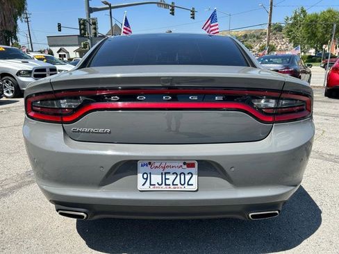 Used 2019 Dodge Charger SXT RWD image 4