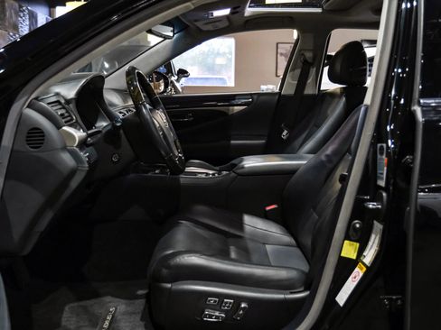 Used 2015 Lexus LS 460 L RWD image 3