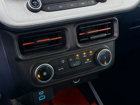 Used 2023 Ford Maverick XLT image 18