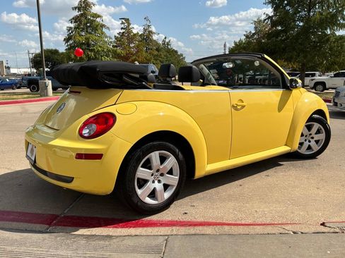 Used 2007 Volkswagen Beetle Convertible w/ Package 1 FWD image 10
