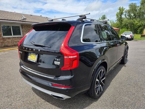 Used 2018 Volvo XC90 T6 Momentum w/ Momentum Plus Package AWD/4WD image 5