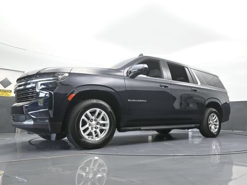 Used 2024 Chevrolet Suburban LT AWD/4WD image 58