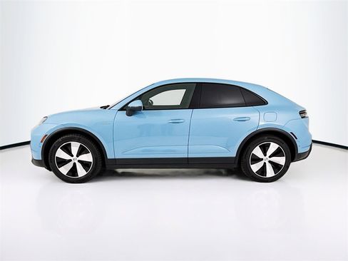 Used 2024 Porsche Macan 4 Electric image 2
