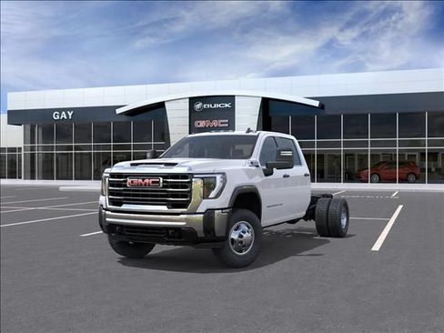New 2026 GMC Sierra 3500 Pro w/ Convenience Package RWD image 8