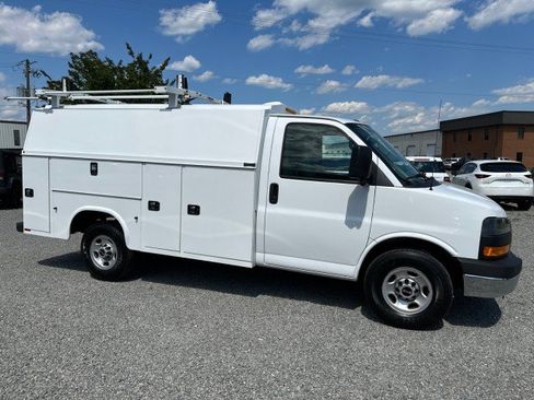 Used 2021 GMC Savana 3500 w/ Power Convenience Package RWD image 7