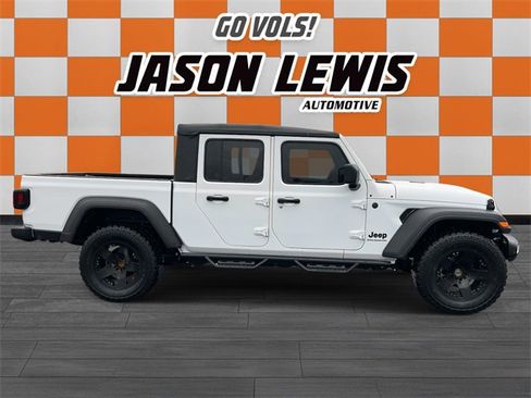 Used 2025 Jeep Gladiator Sport image 2