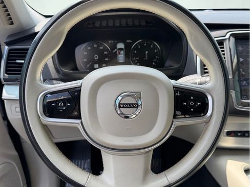 Used 2018 Volvo XC90 T5 Momentum w/ Convenience Package AWD/4WD image 39