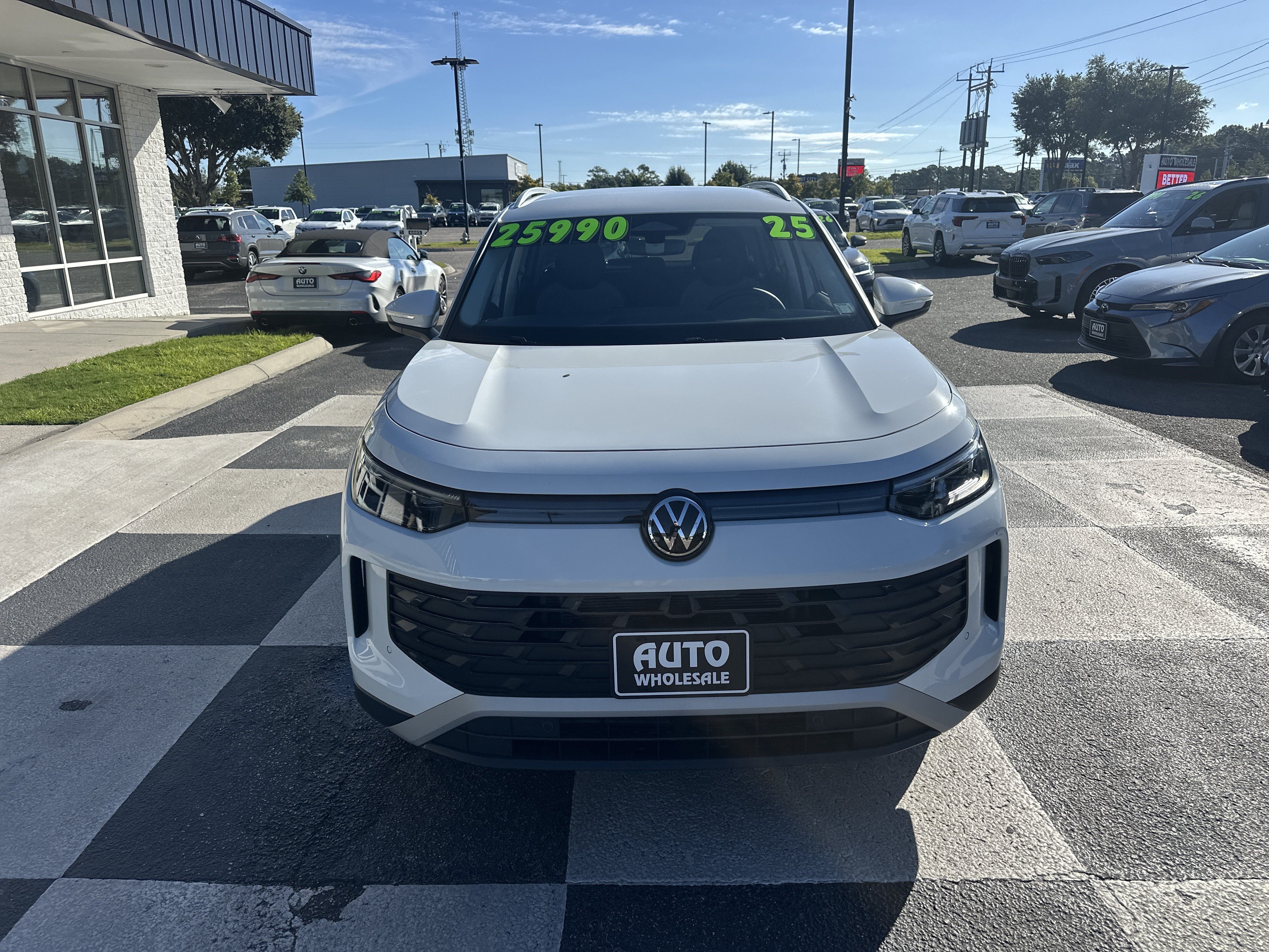 Used 2025 Volkswagen Tiguan S FWD image 2
