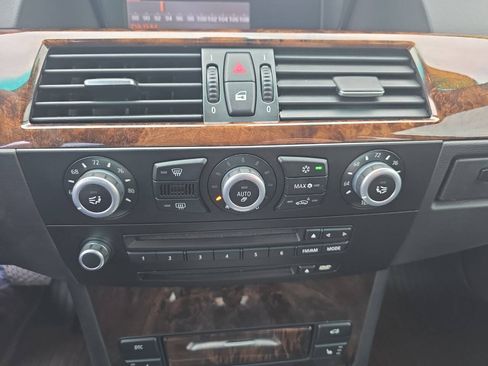 Used 2008 BMW 535xi Sedan AWD/4WD image 12