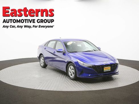 Used 2023 Hyundai Elantra SE w/ Preferred Accessory Package FWD image 49