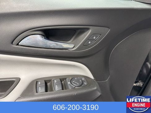 Used 2024 Chevrolet Equinox LS w/ LS Convenience Package image 27