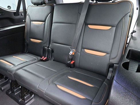 Used 2021 GMC Yukon XL AT4 w/ AT4 Premium Plus Package AWD/4WD image 36