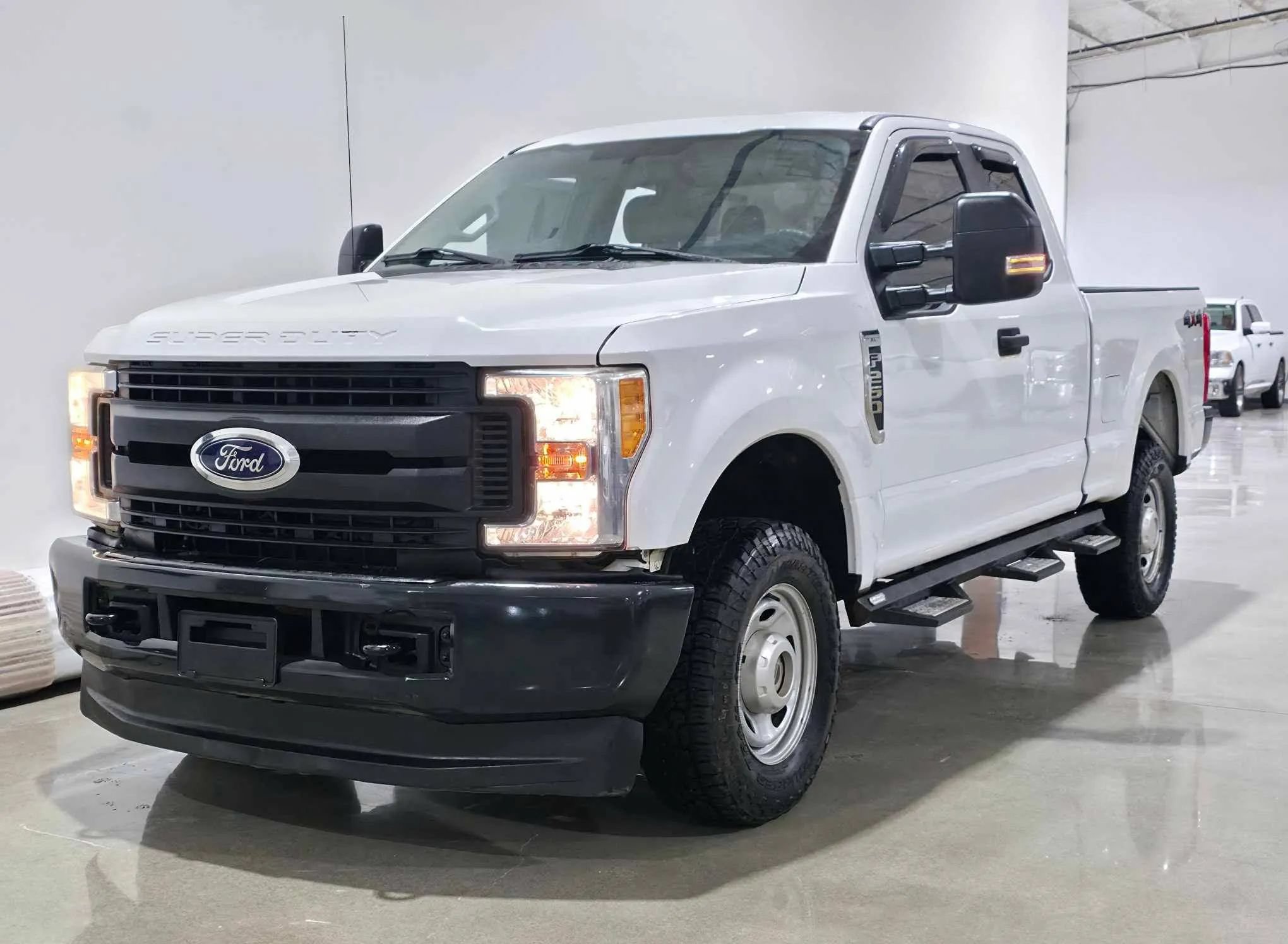 Used 2017 Ford F250 XL w/ Power Equipment Group AWD/4WD image 8