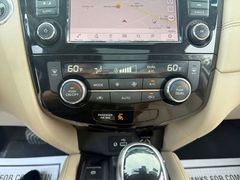 Used 2020 Nissan Rogue SL w/ Premium Package AWD/4WD image 17