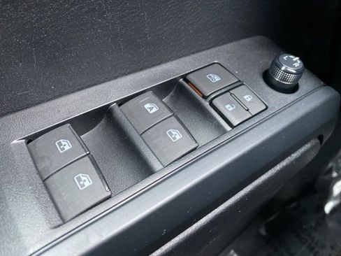 Used 2021 Toyota Tacoma TRD Off-Road image 16