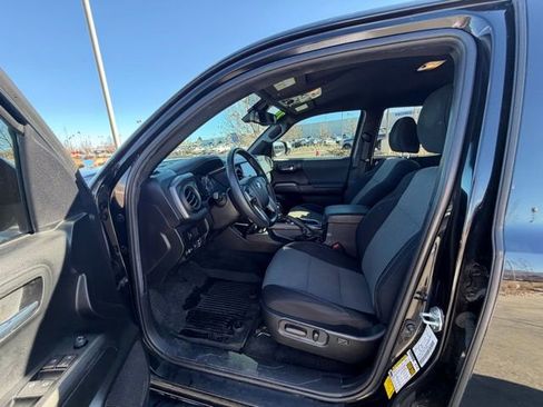 Used 2021 Toyota Tacoma TRD Off-Road image 12