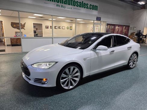 Used 2012 Tesla Model S Signature Performance RWD image 2