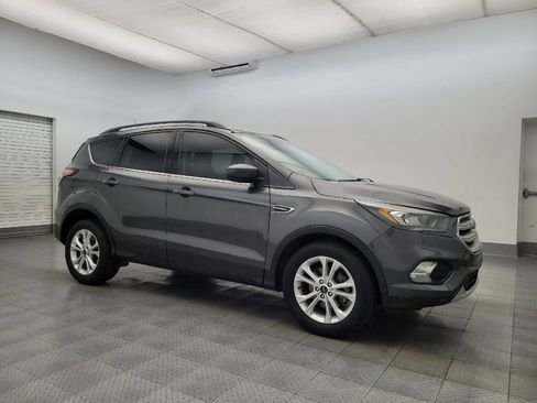 Used 2018 Ford Escape SE image 11
