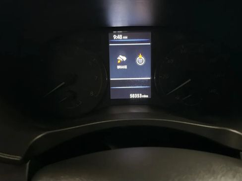Used 2024 Nissan Altima 2.5 S FWD image 11