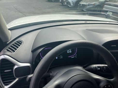 Used 2025 Kia Soul LX w/ LX Technology Package image 29