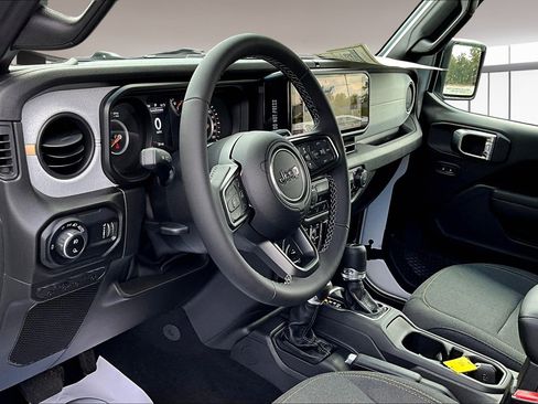 New 2025 Jeep Gladiator Sport image 7