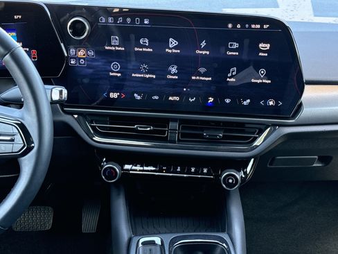 Used 2024 Chevrolet Equinox EV RS image 40