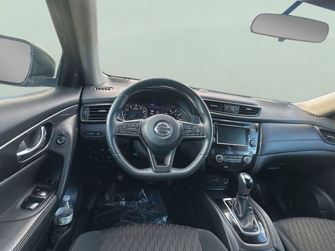 Used 2018 Nissan Rogue SV w/ Premium Package AWD/4WD image 11