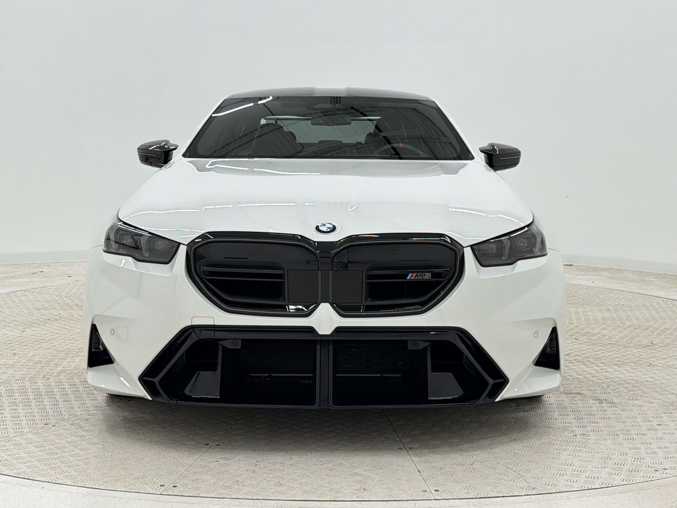 Used 2025 BMW M5 w/ Carbon Package AWD/4WD image 6