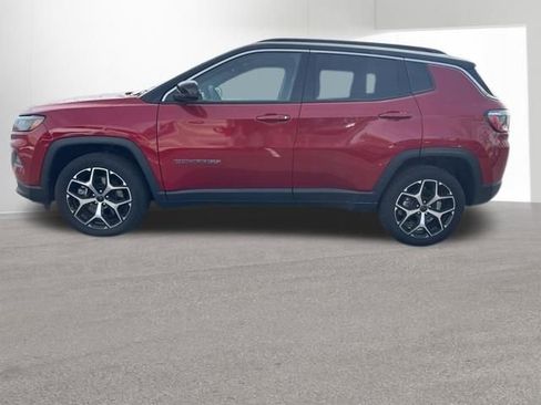 Used 2025 Jeep Compass Limited image 2