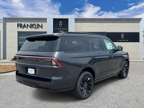 New 2025 Lincoln Navigator Reserve w/ Jet Appearance Package AWD/4WD image 7