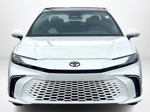 Used 2025 Toyota Camry XSE image 3