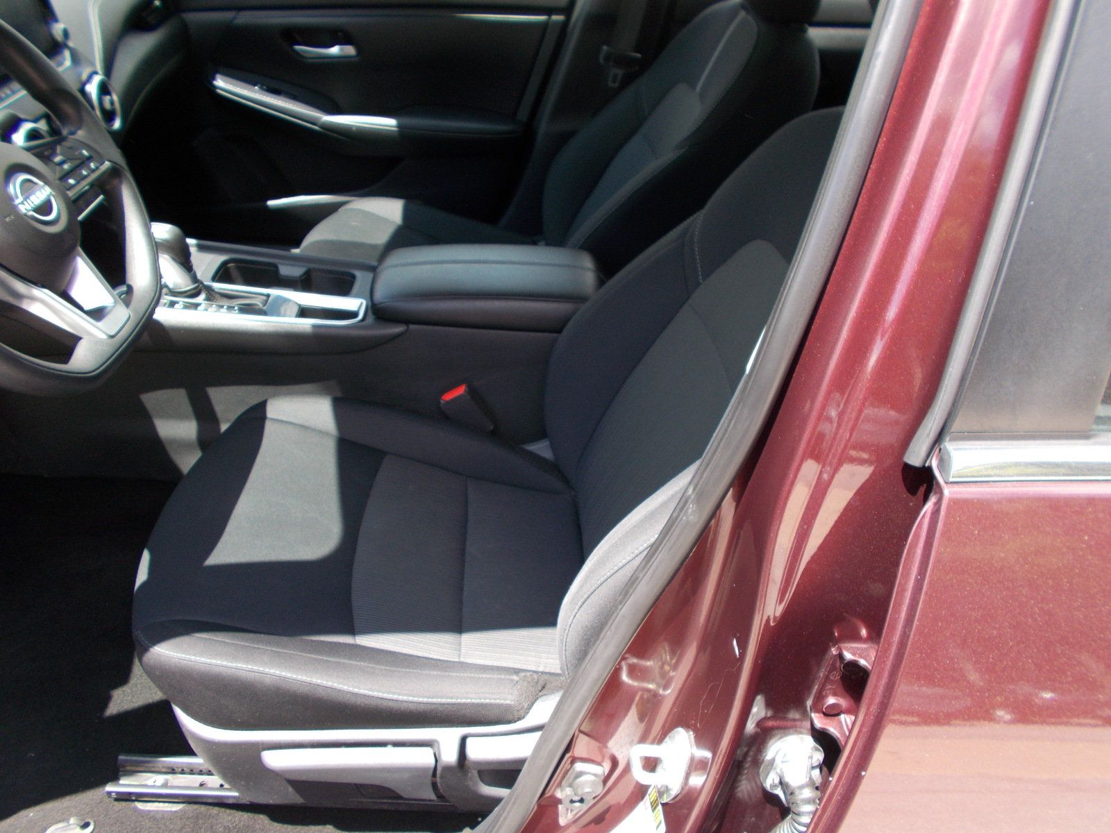Used 2024 Nissan Sentra SV FWD image 11