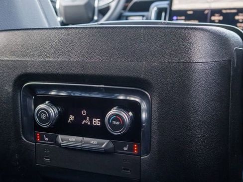 Used 2025 GMC Yukon XL Denali AWD/4WD image 24
