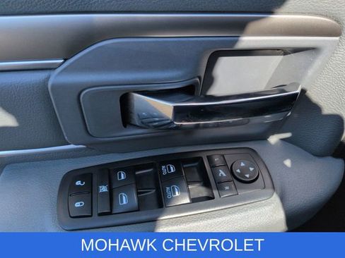 Used 2019 RAM 1500 Classic SLT w/ Luxury Group AWD/4WD image 22