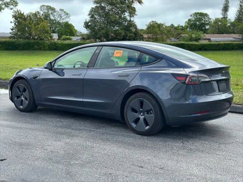 Used 2023 Tesla Model 3 Standard Range image 6