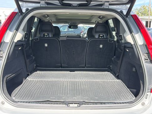 Used 2023 Volvo XC90 B6 Plus image 12